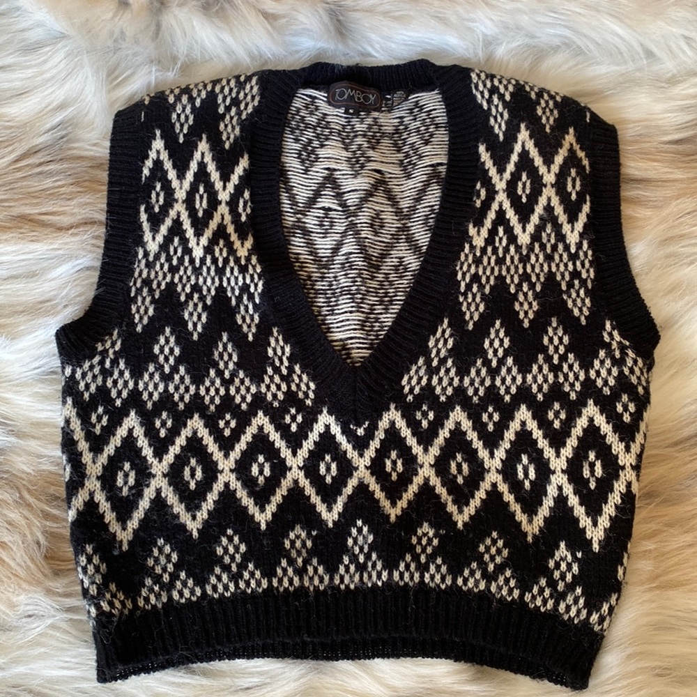 Vintage Tomboy sweater vest size S black and white